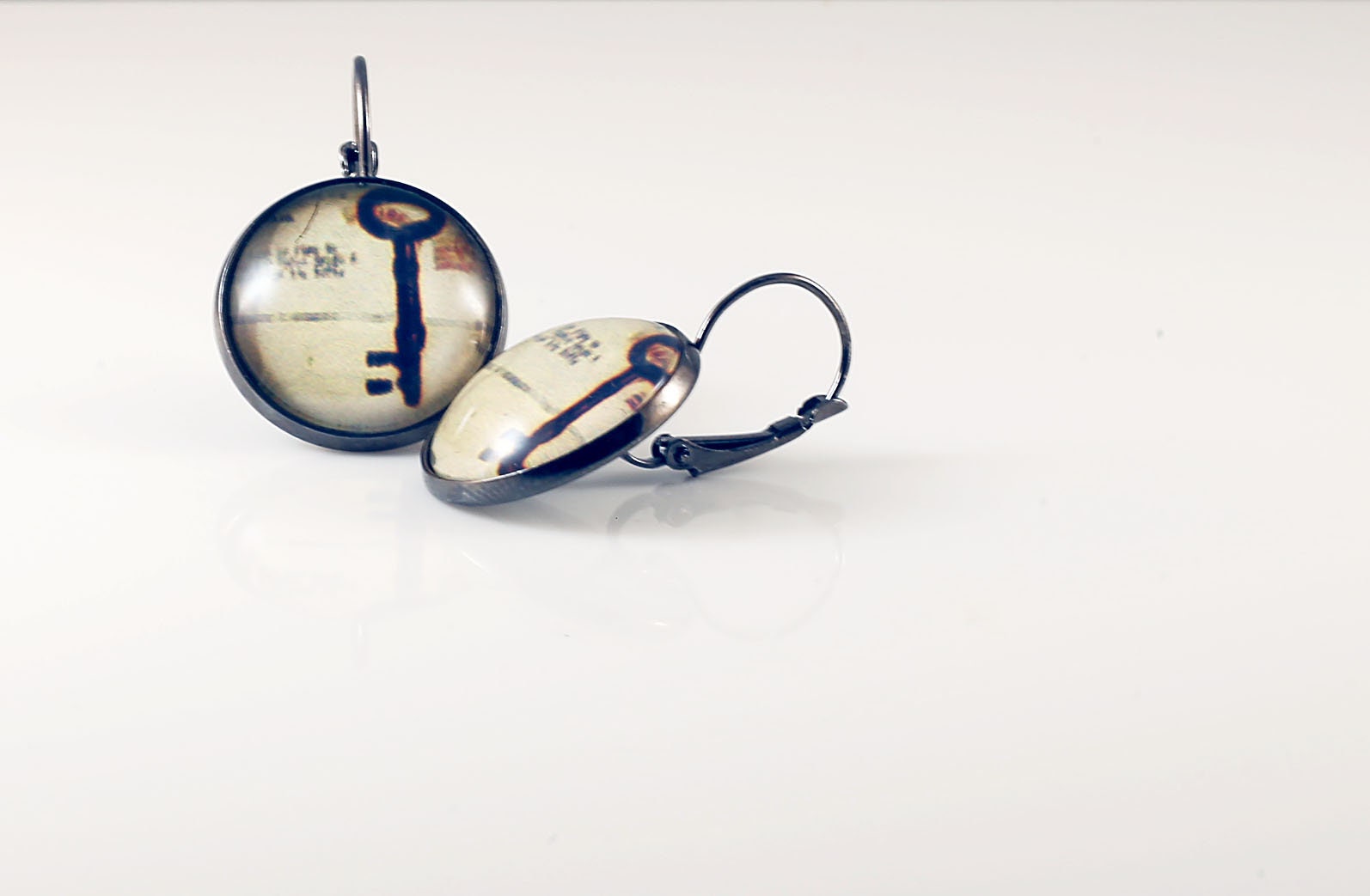 Antike Schlüssel Ohrringe, Schlüsselanhänger Foto, Bild-Schmuck, Rotguss Schwarz, Bild Ohrringe von BeadsMe