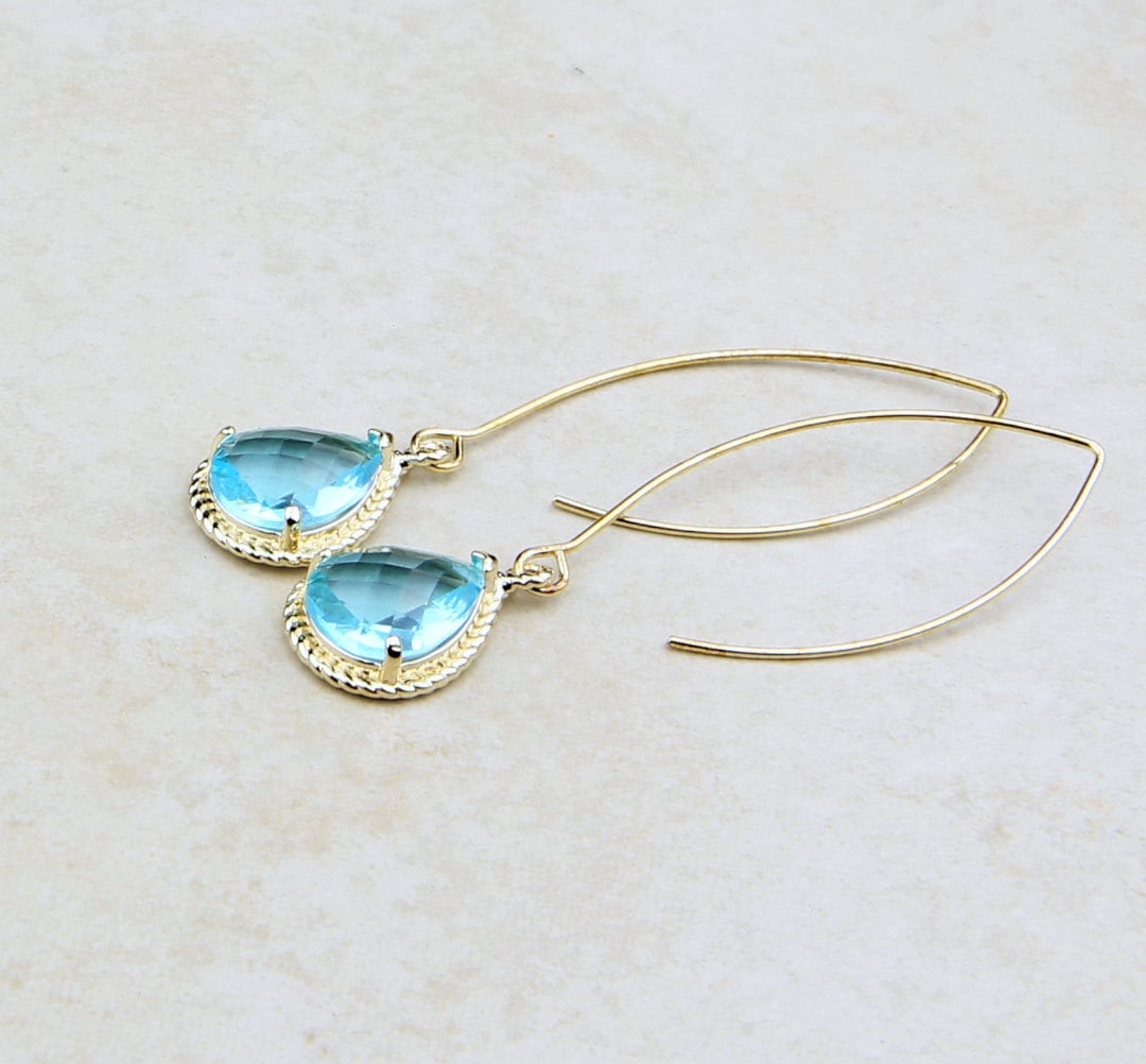 Baby Blue Glasohrringe Mit Einem Glänzenden Vergoldeten Rahmen von BeadsMe