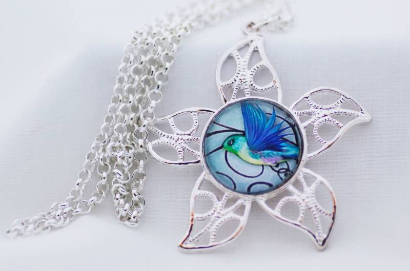 Blauer Vogel Halskette, Glänzend Silber, Fotografie, Digitale Kunst Bild Schmuck von BeadsMe