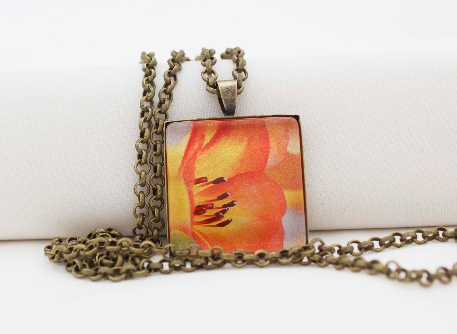 Blumen in Voller Blüte, Jahrgang Bronze, Fotografie, Foto-Schmuck, Naturfotografie von BeadsMe