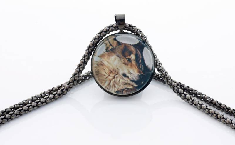 Braune Wolf Halskette, Rotguss Schwarz, Fine-Art Print, Foto-Schmuck von BeadsMe