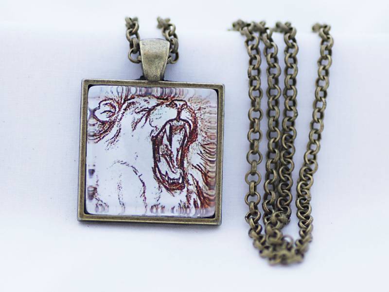 Brüllender Löwe Drucken, Jahrgang Bronze, Fine Art Prints, Foto-Schmuck, Große Katze Kette von BeadsMe