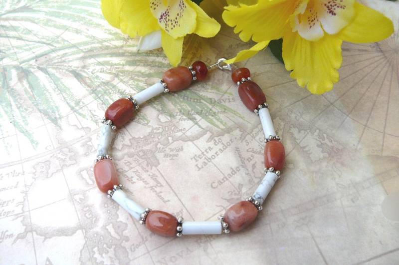 Erdige Pfirsich Quarz Mit Weiß-Türkis-Armband von BeadsMe