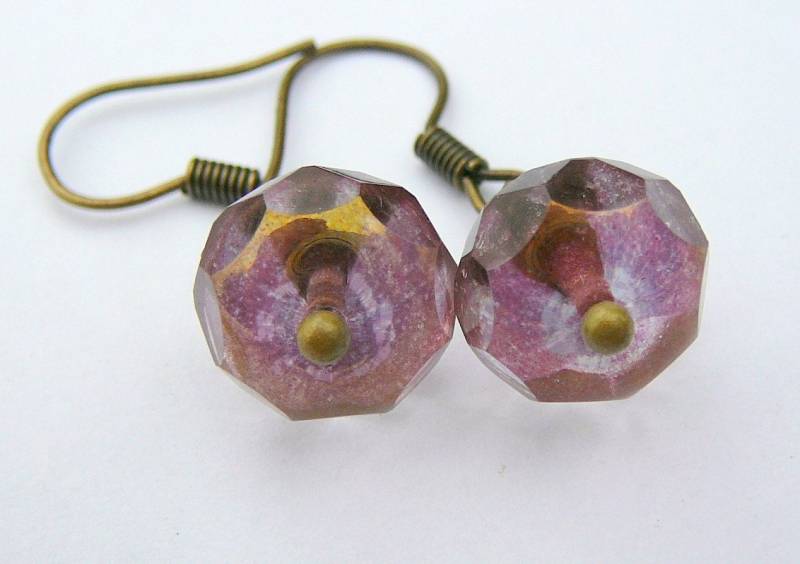 Funkelnde Pinky Lila Messingohrringe von BeadsMe