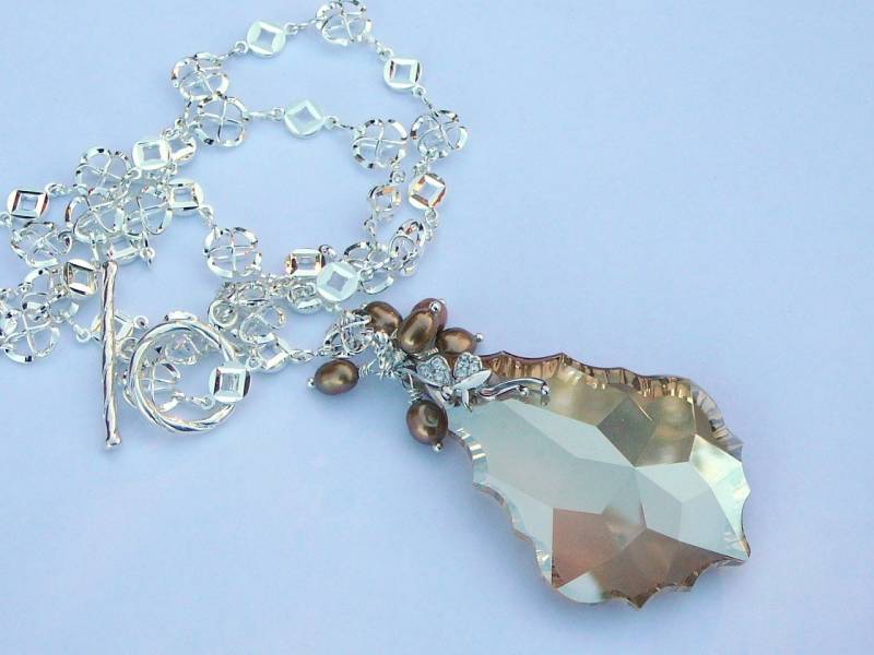 Goldene Große Swarovski Kristall Halskette von BeadsMe