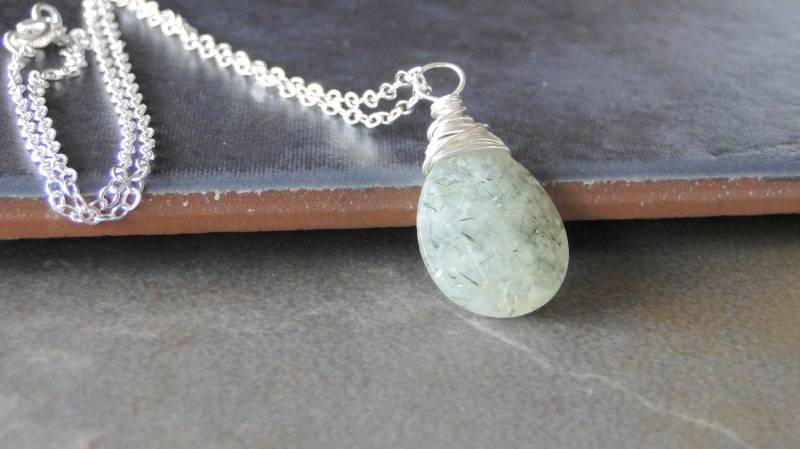 Grüne Turmalinquarz, Draht Gewickelt Auf Einem Sterling Silberkette von BeadsMe