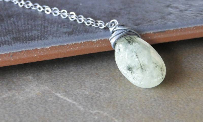 Grüne Turmalinquarz Halskette, Oxidiertem Sterlingsilber Umwickelt An Einer Silberkette | 369 von BeadsMe