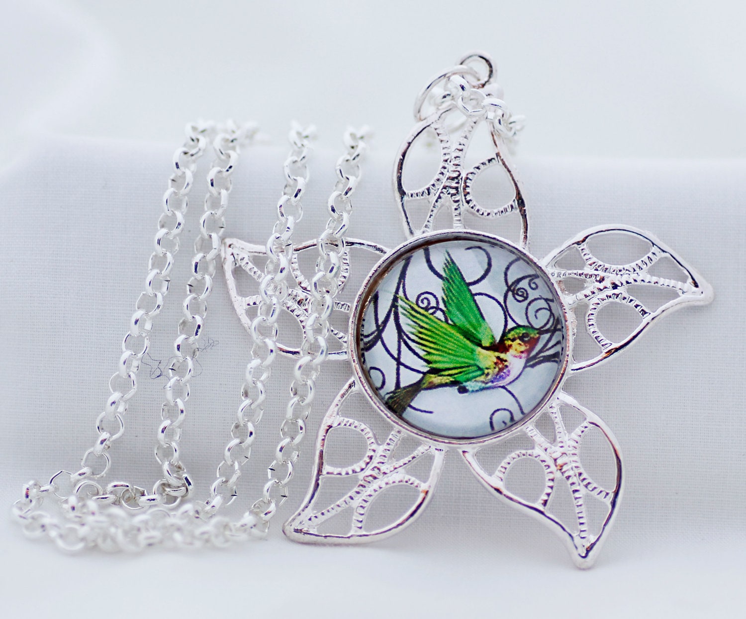 Grüner Vogel Halskette, Glänzend Silber, Fotografie, Digitale Kunst Bild Schmuck von BeadsMe