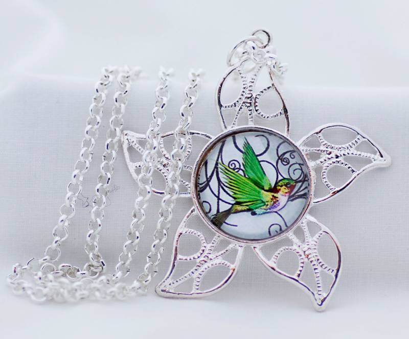 Grüner Vogel Halskette, Glänzend Silber, Fotografie, Digitale Kunst Bild Schmuck von BeadsMe