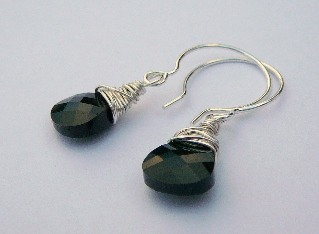 Jet Schwarz Swarovski Kristall Briolettes, Draht Gewickelt Sterling Silberohrringe von BeadsMe