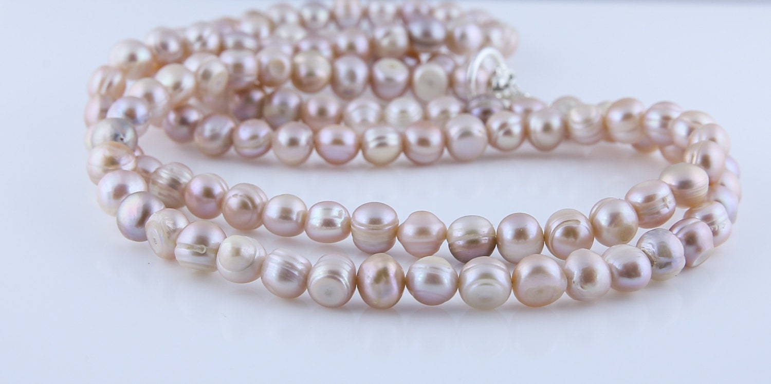 Lariat Stil Lange Pfirsich Perlenkette, Hochzeitsschmuck, Hochzeitshalskette, Brautjungfer von BeadsMe