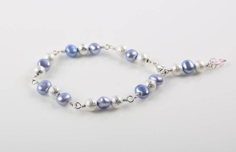 Lavendel-Süßwasser-Perlen Armband, Blumenmädchen, Brautjungfer Armband von BeadsMe