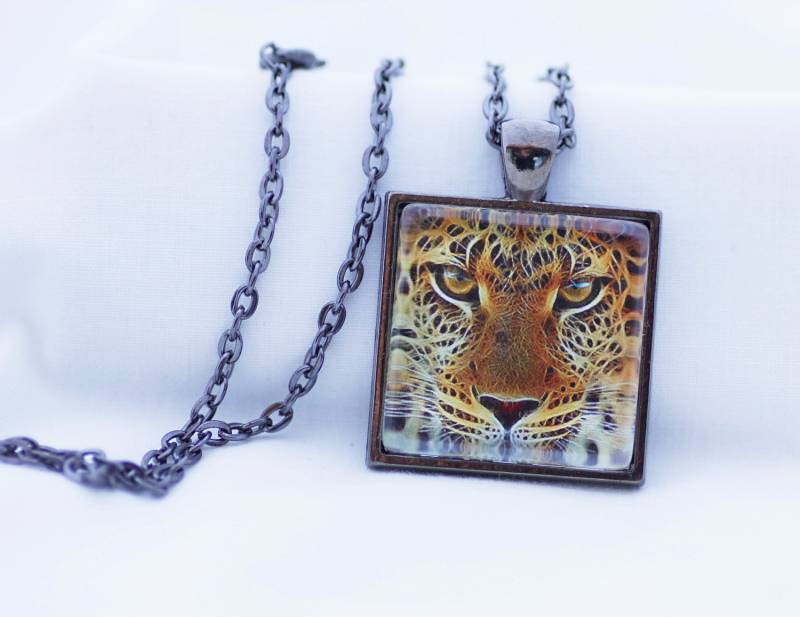 Leopard, Rotguss Schwarz, Fine Art Prints, Foto-Schmuck, Große Katze Kette von BeadsMe