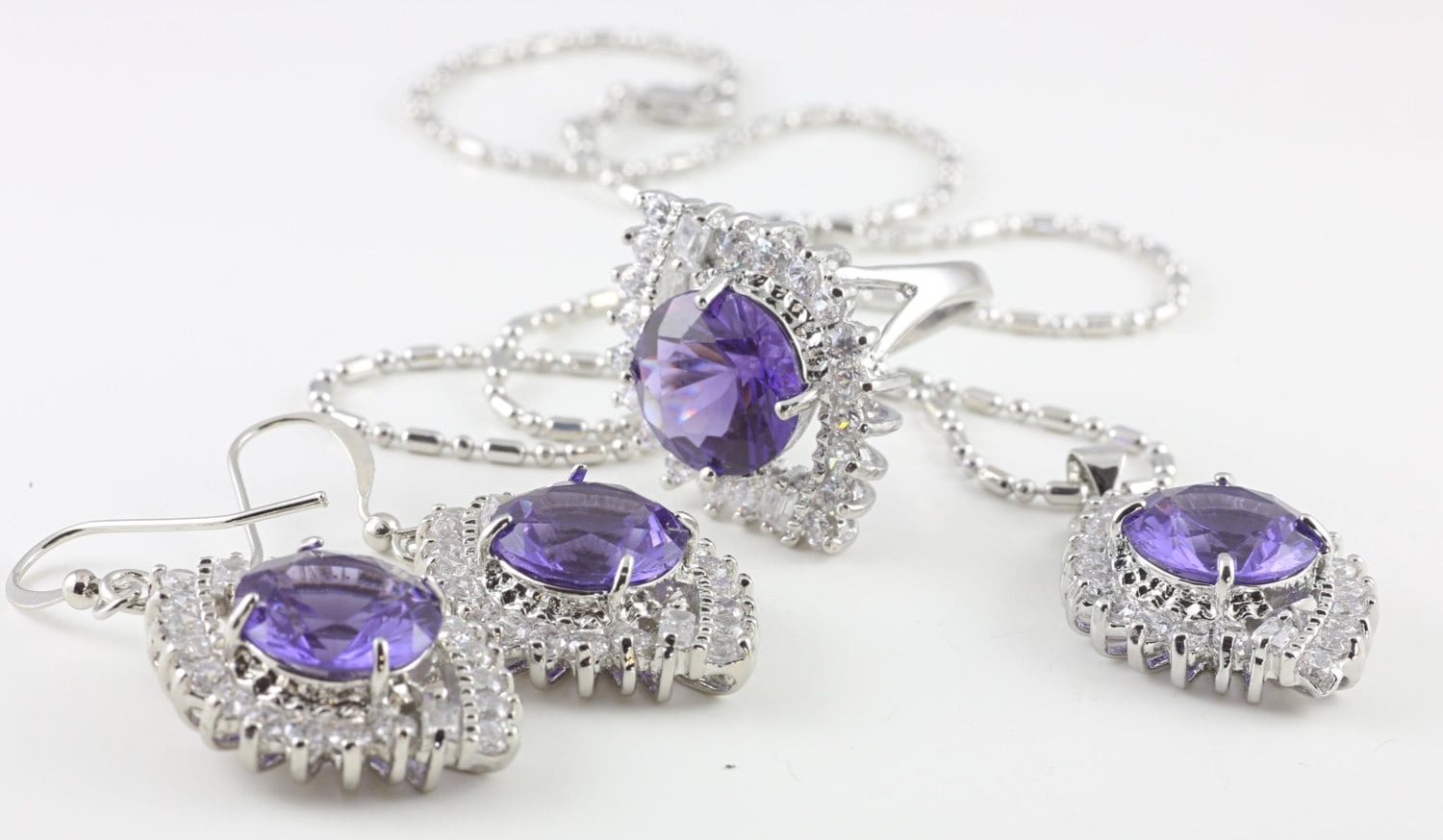 Lila Und Klar Vintage Halskette, Ohrringe Ring Set, Modeschmuck von BeadsMe