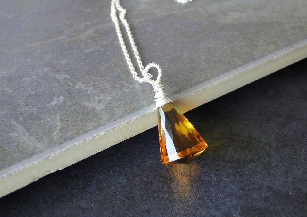 Orange Citrin Aaa Briolette Draht Umwickelt Kette Auf Einem Sterling Silberkette von BeadsMe