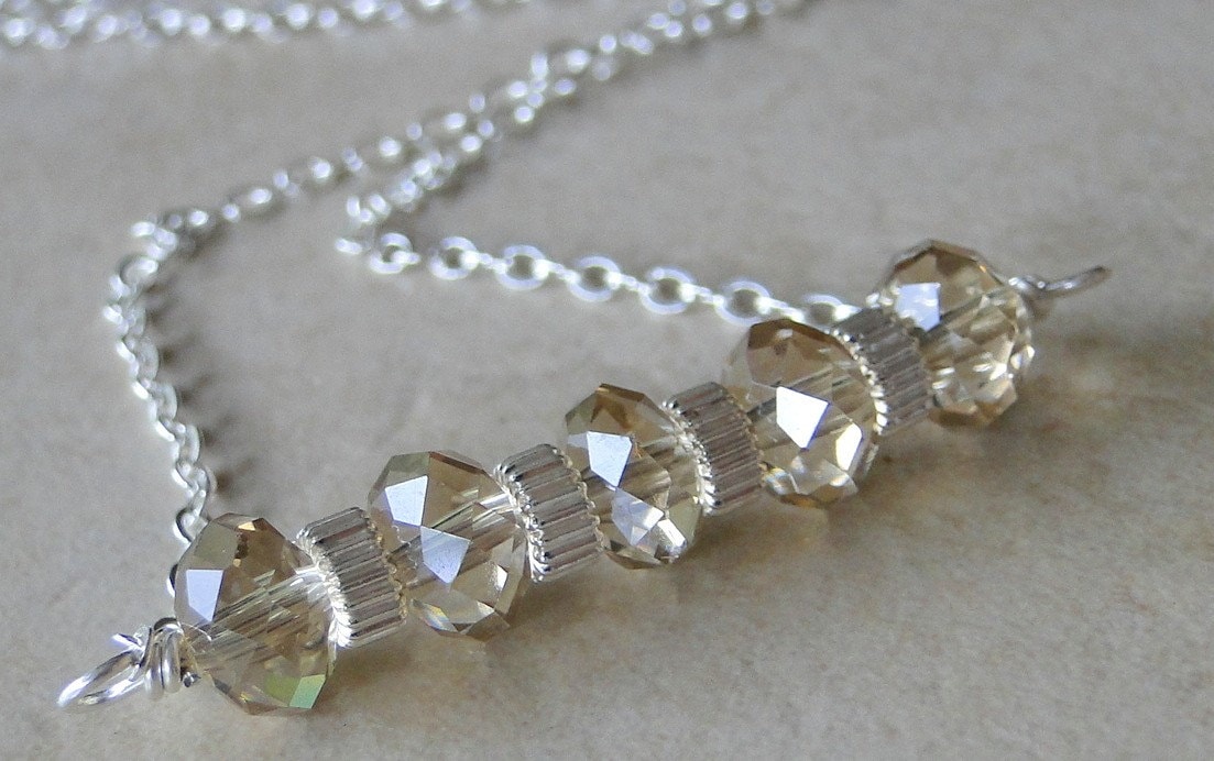 Pale Golden, Hellbraun Beige Glaskristalle Mit Sterling Silber Gewellte Rondellen, Halskette von BeadsMe