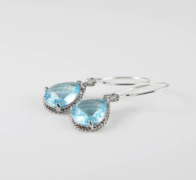 Pastell Blau Glasohrringe Mit Einem Glänzenden Silber-Ton-Rahmen von BeadsMe