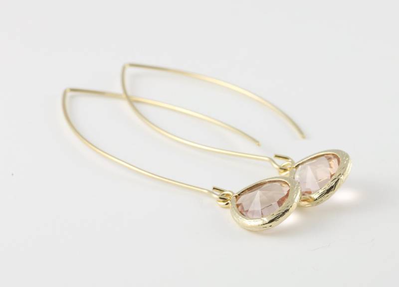 Pastell Pfirsich Glasohrringe Mit Einem Glänzenden Vergoldeten Rahmen von BeadsMe