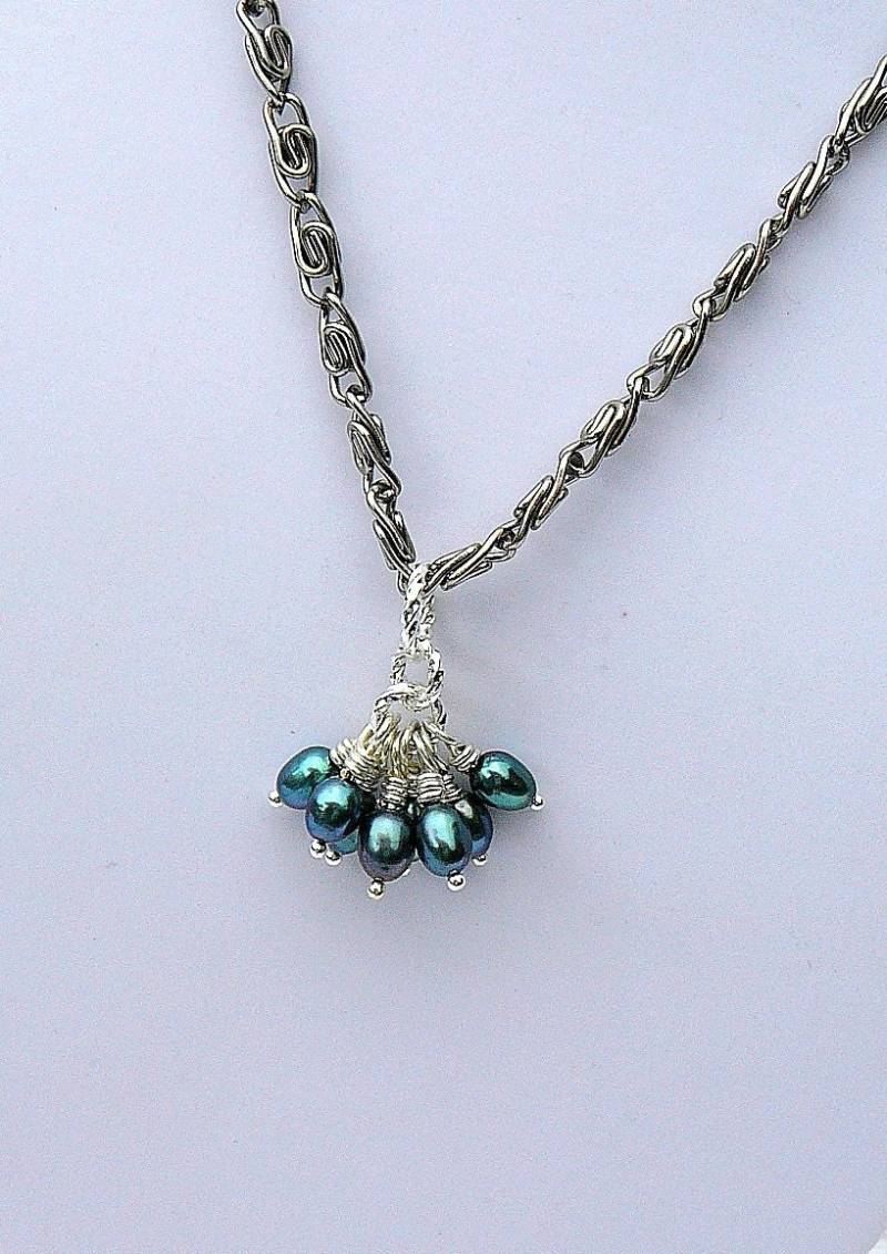 Peacock Süßwasserperlen, Cluster-Kette - Mini Mitternacht Flüstern von BeadsMe