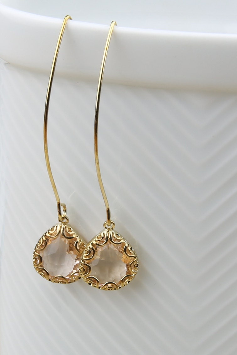 Pfirsich Glasohrringe Mit Einem Glänzenden Vergoldeten Rahmen von BeadsMe