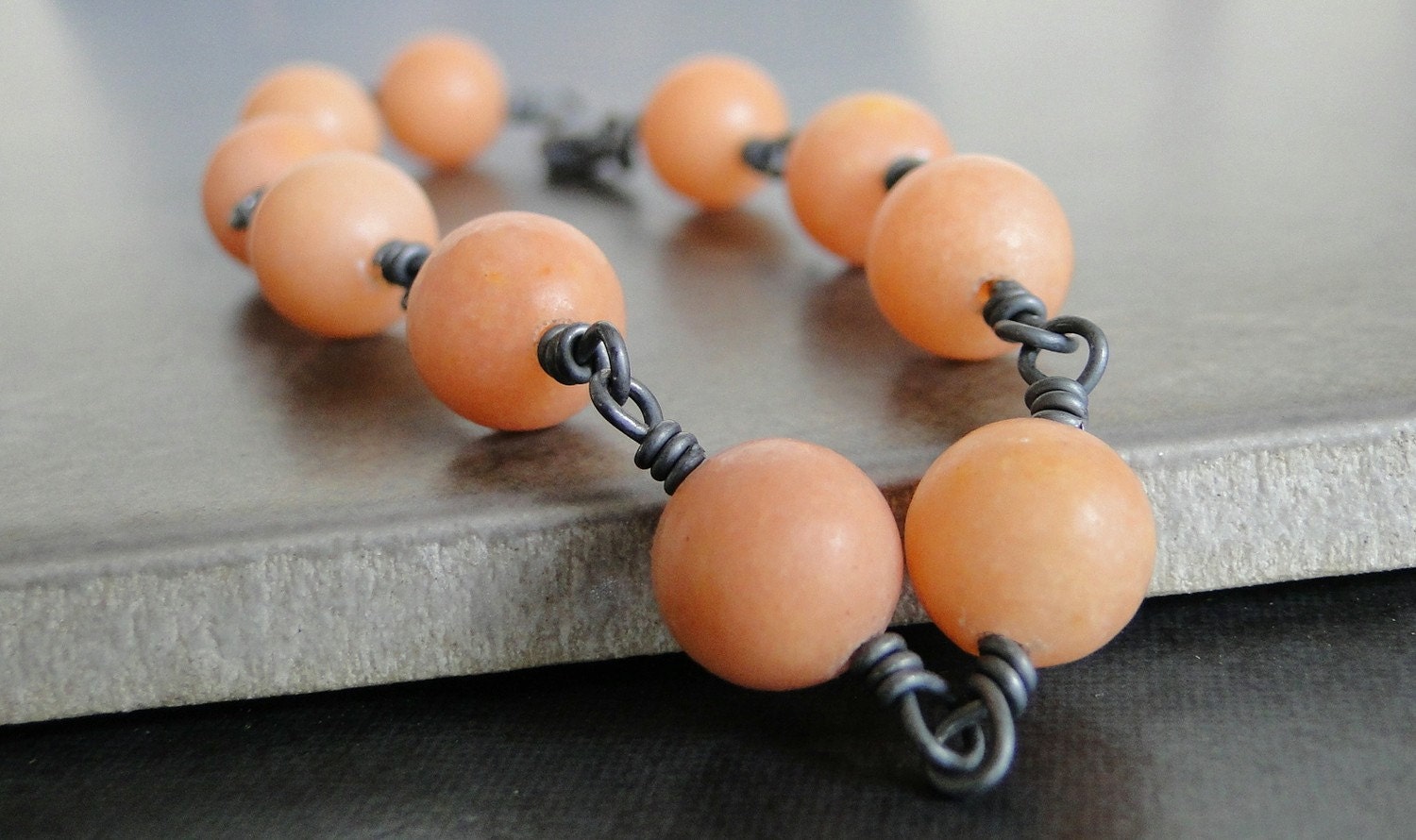 Pfirsich-Quarz-Armband Mit Oxidiertem Sterlingsilber von BeadsMe