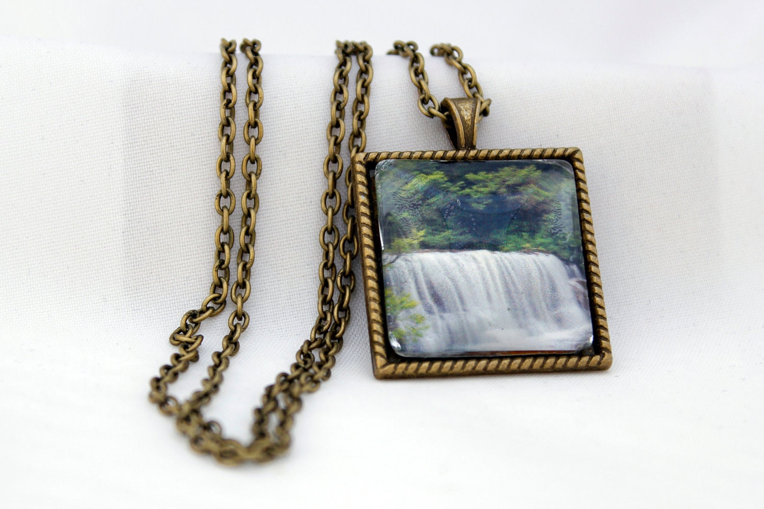Platz Wasserfallanhänger, Messing Antik, Fotografie, Halskette, Foto-Schmuck von BeadsMe