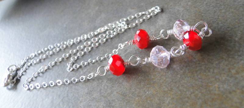 Rot Und Rosa Glas, Draht Gewickelt Kette von BeadsMe