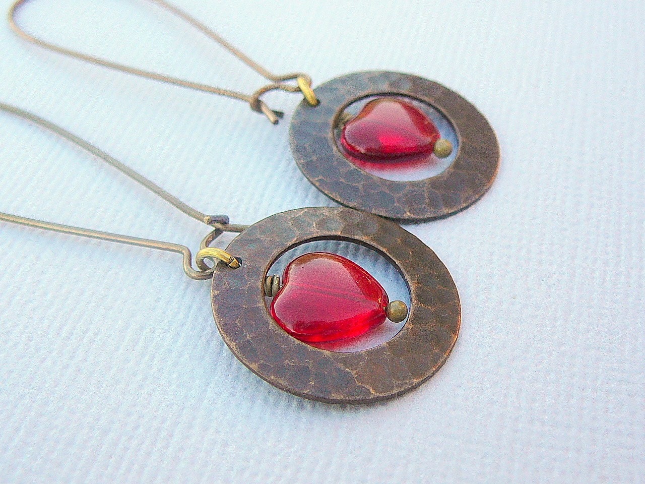 Rote Blechern Ohrringe von BeadsMe