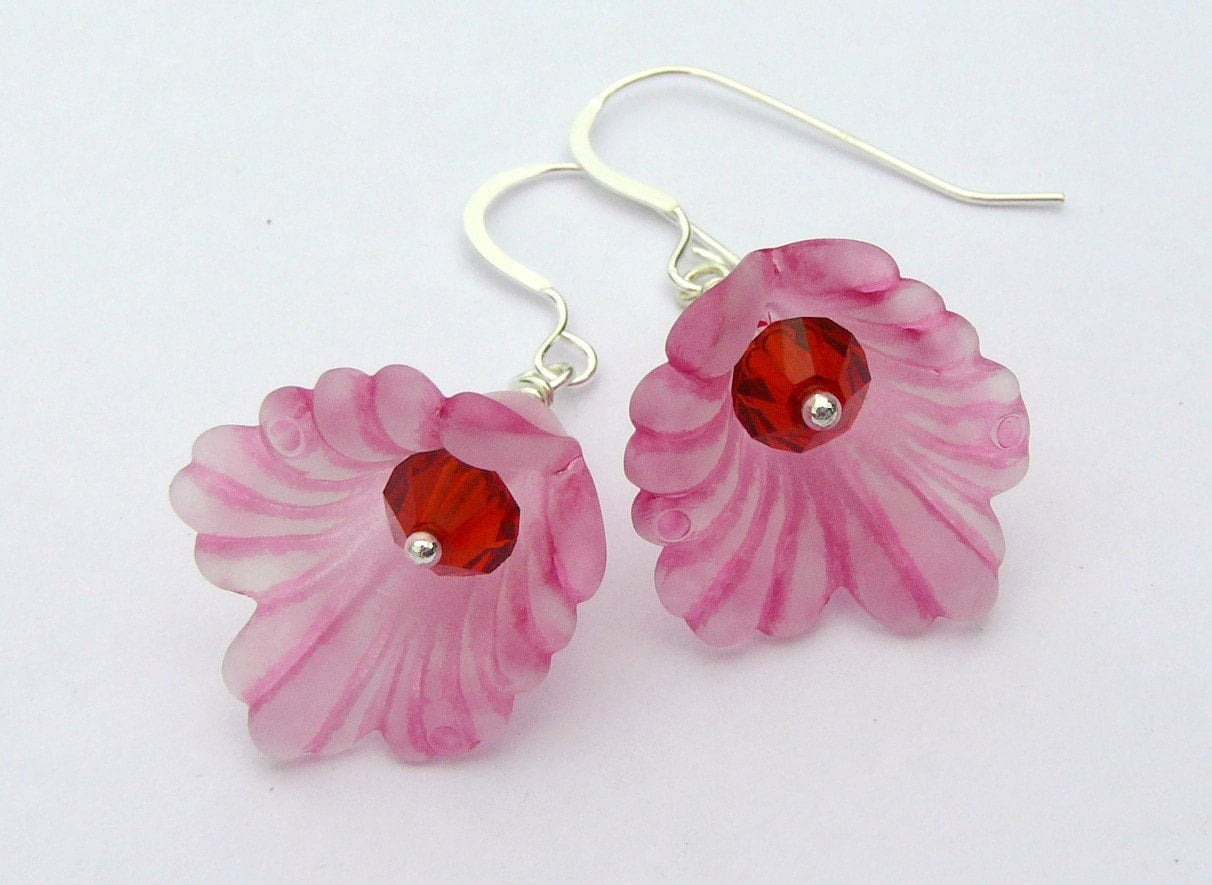 Rote Lilie Ohrringe Komplett Mit Blut Rot Swarovski-Kristallen von BeadsMe