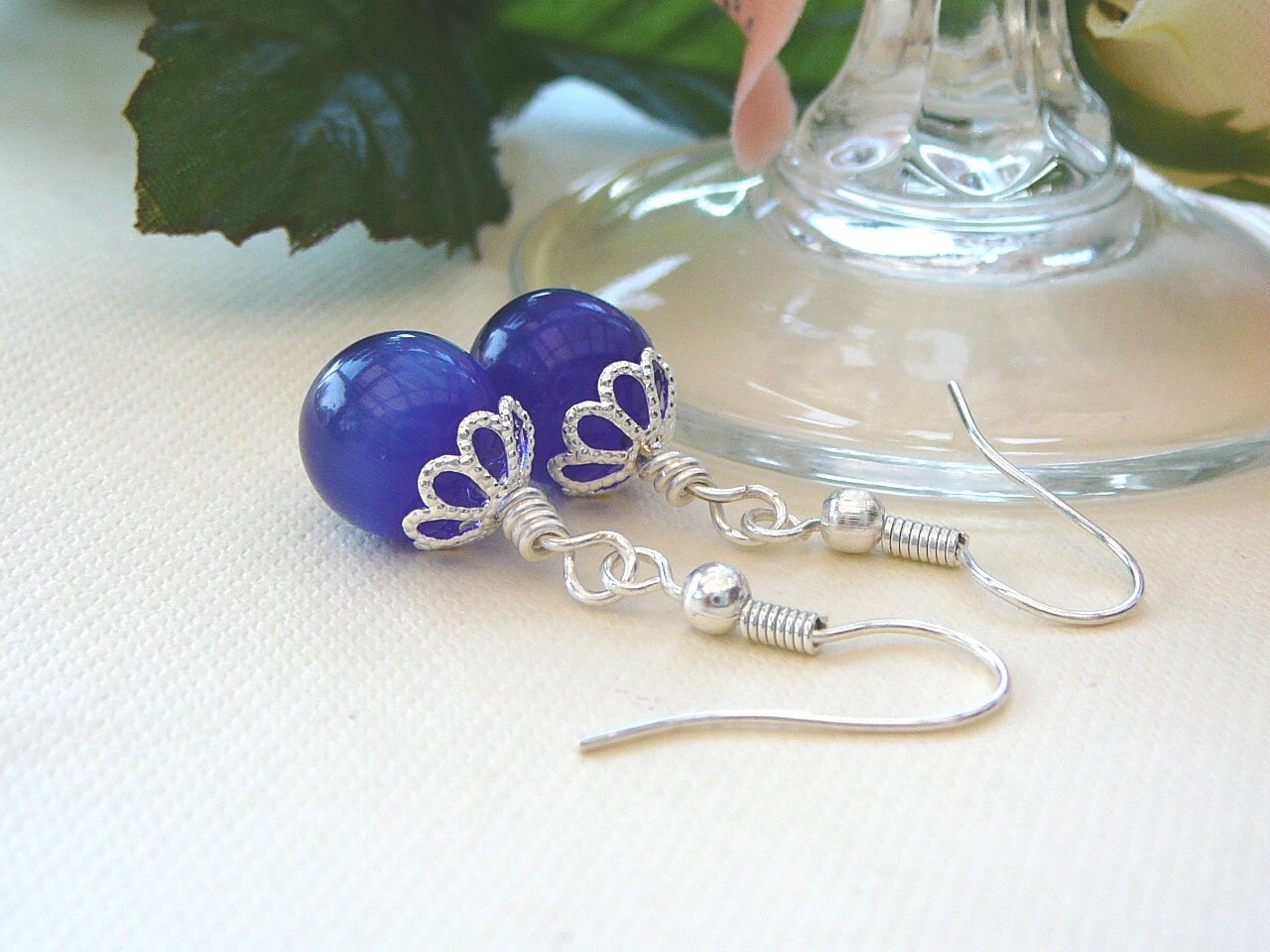 Royal Blue Jahrgang Moonglow Ohrringe von BeadsMe