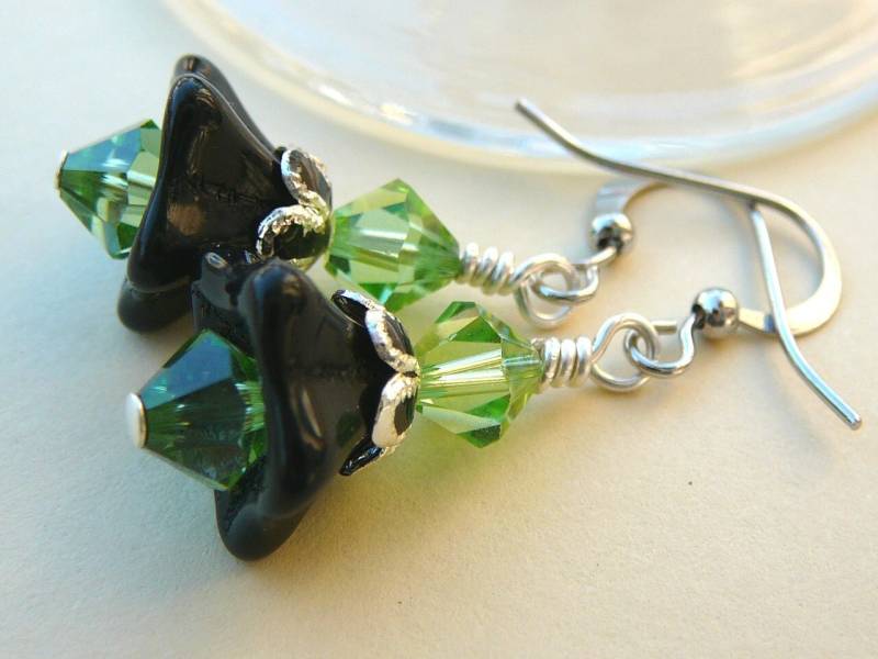 Schwarz Und Grün Müssen Gesehen Werden - Ohrringe von BeadsMe