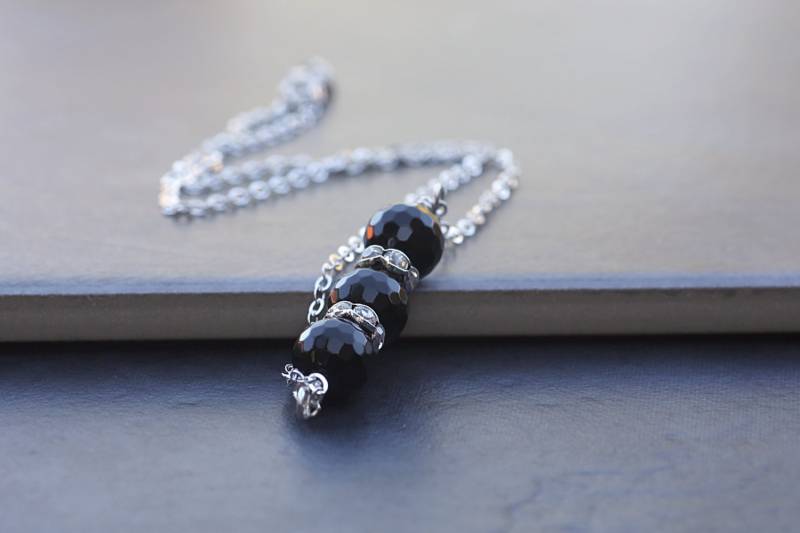 Schwarzer Achathalskette Mit Diamonty Rondellen, Schwarze Halskette von BeadsMe