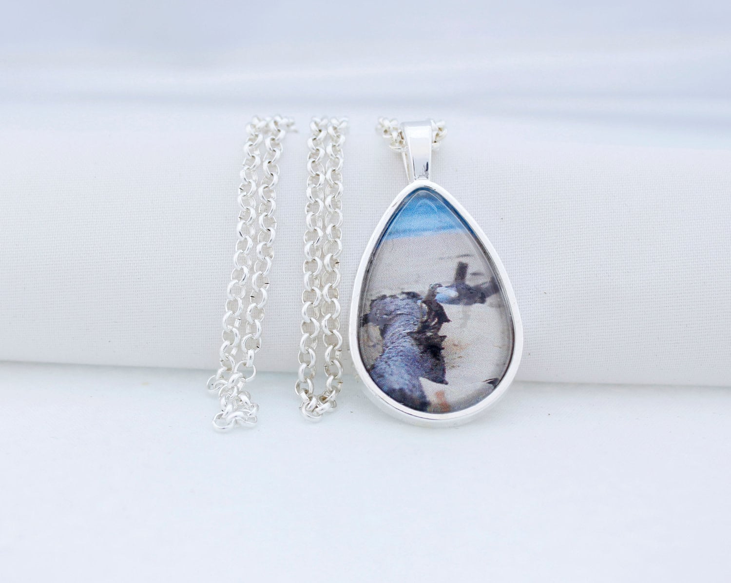 Strand Halskette, Glänzend Silber, Fotografie, Foto-Schmuck, Treibholz Am Strand, Urlaub Halskette von BeadsMe