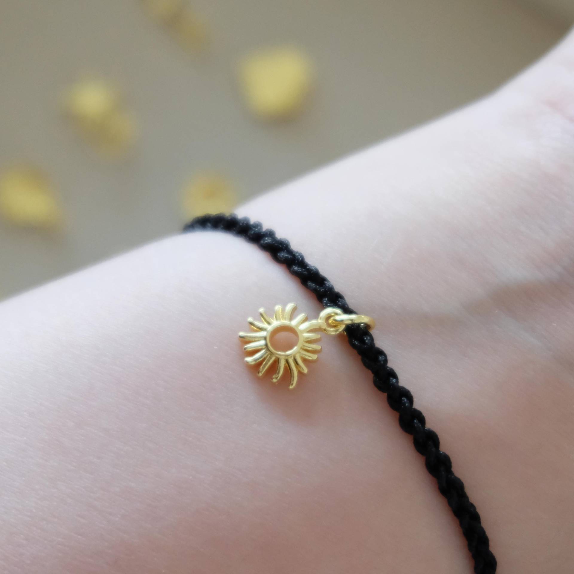 Adjustable Four-Strand Braided Bracelet With 8 Interchangeable Charms | Sun, Heart, Star & More - Customizable Handmade Jewelry For Gifting von BeadsMeetsThreads