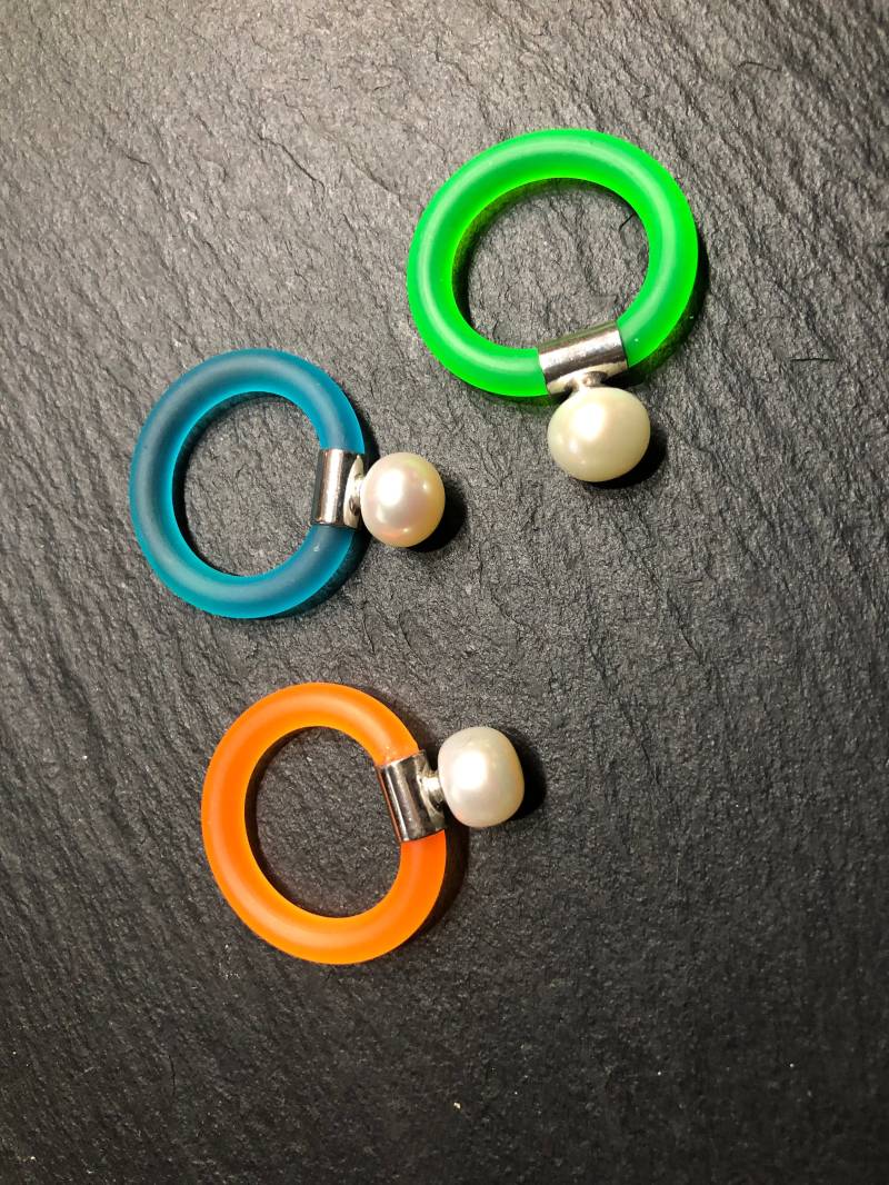 Heartbead - Farbenfrohe Kautschukringe Mit Süßwasserperlen Und Passender Kette Im Set Oder Einzeln von BeadsPerMinuteDE