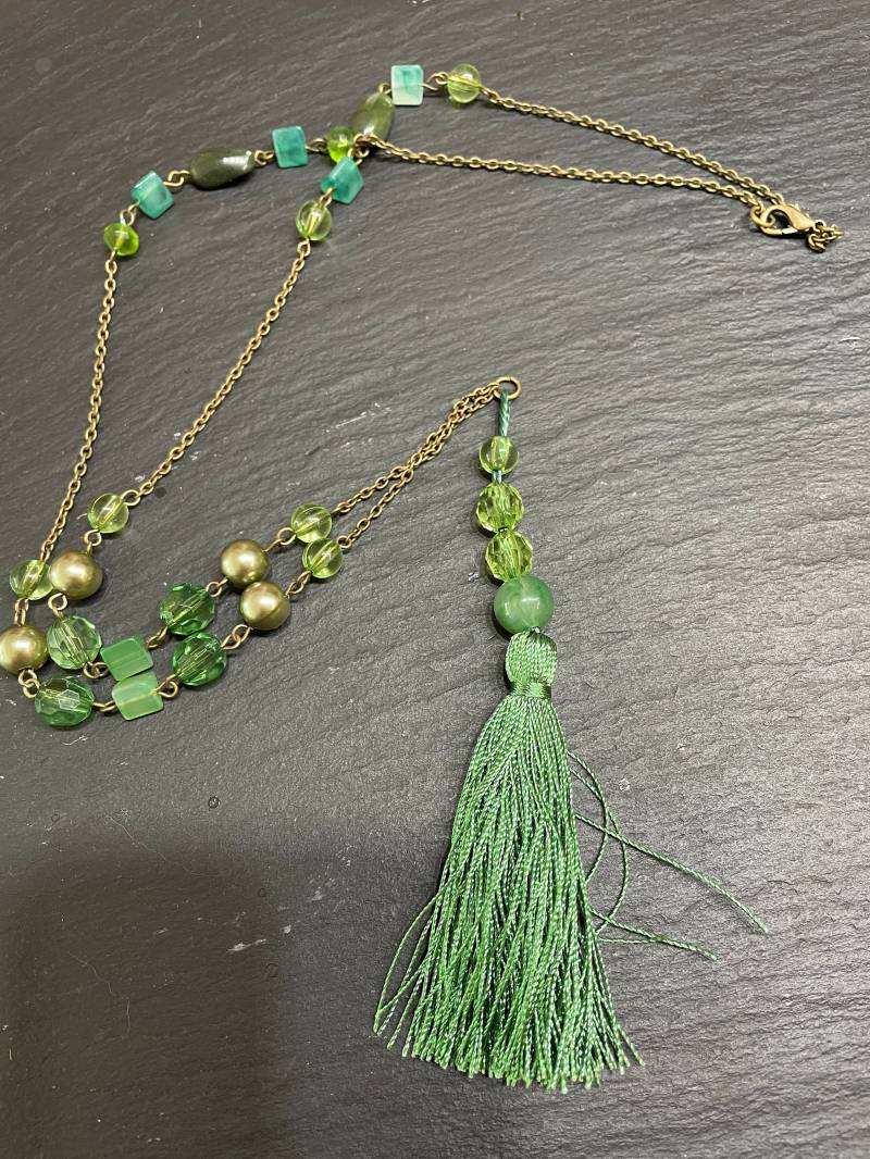 Lange Mala-Kette Mit Seidenquaste Und Glasperlen - Oder Verschlusslose Rote Charleston Kette Puschelpompons von BeadsPerMinuteDE