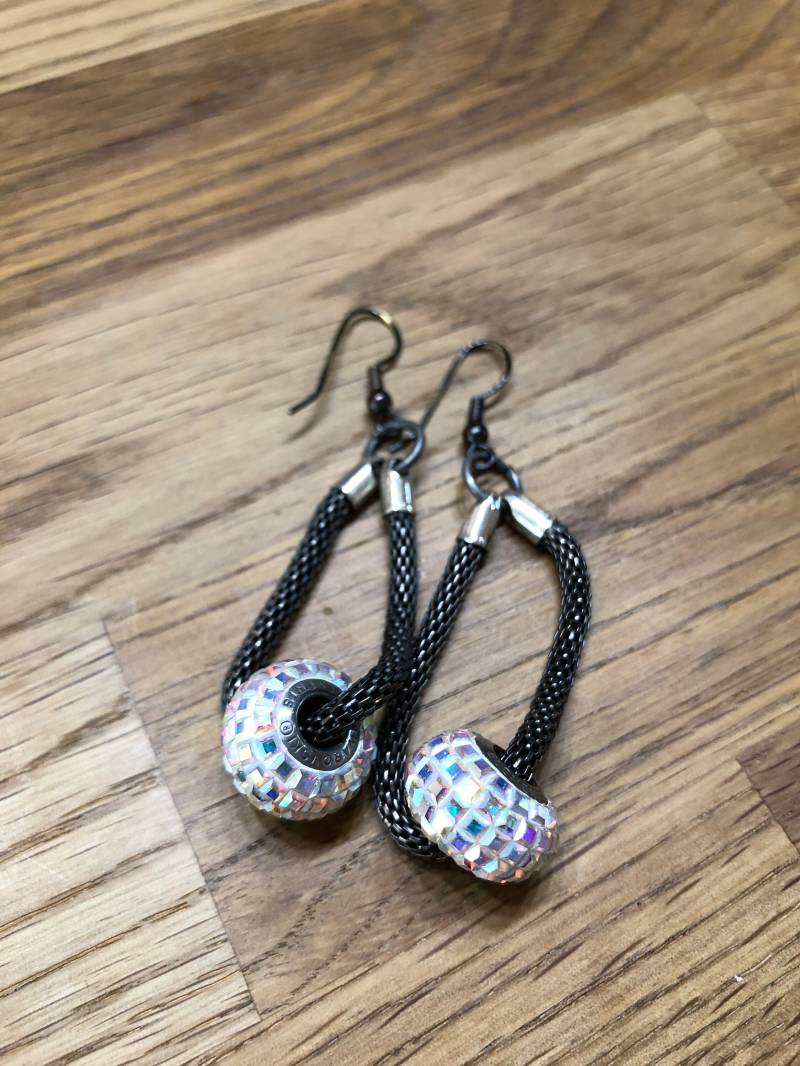 Swarovski Pavé Bead Ohrringe - Crystal Oder Amethyst von BeadsPerMinuteDE