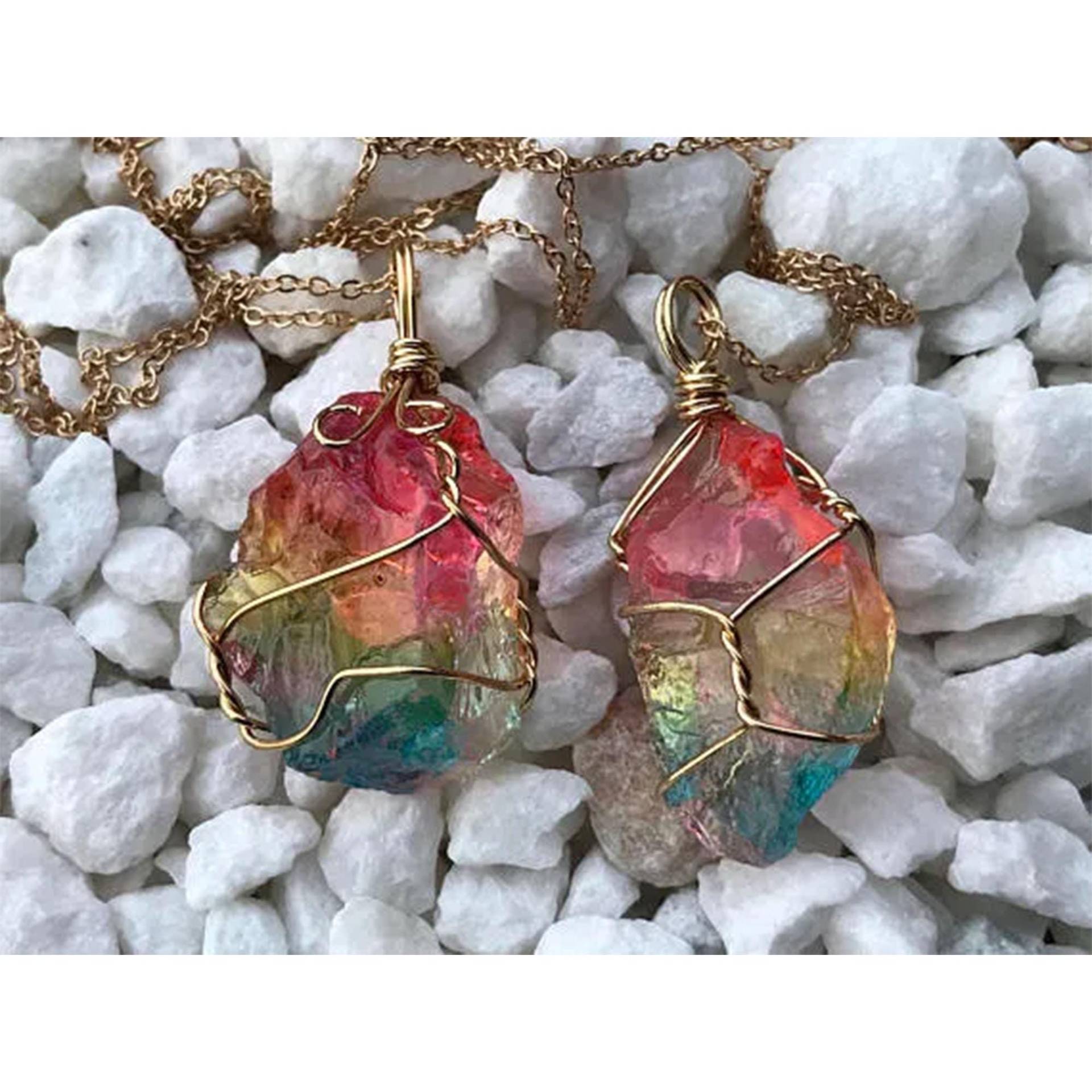 One Aura Quarz Heilstein Anhänger - Unregelmäßige Regenbogen Kristall Halskette Draht Gewickelter One Aura Quarz Heilstein Anhänger - Unregelmäßige Regenbogen Kristall Halskette Draht Gewickelter von BeadsShopUSA