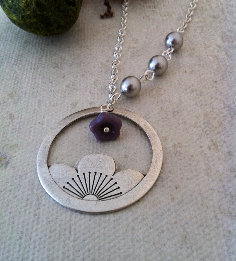 Kostenloser Versand - Lotus Halskette von BeadsStory