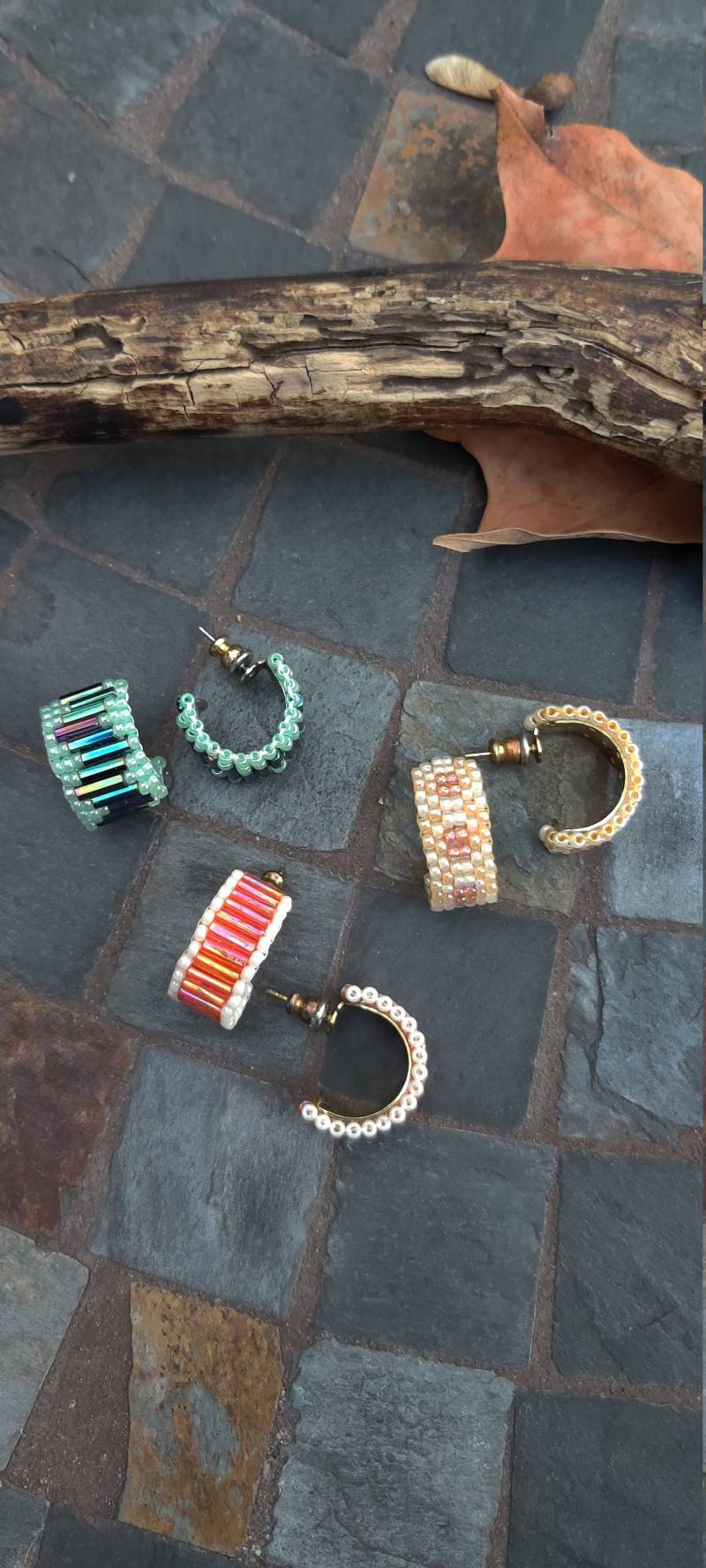 Halb Hoop Ohrstecker von BeadwiredDesigns