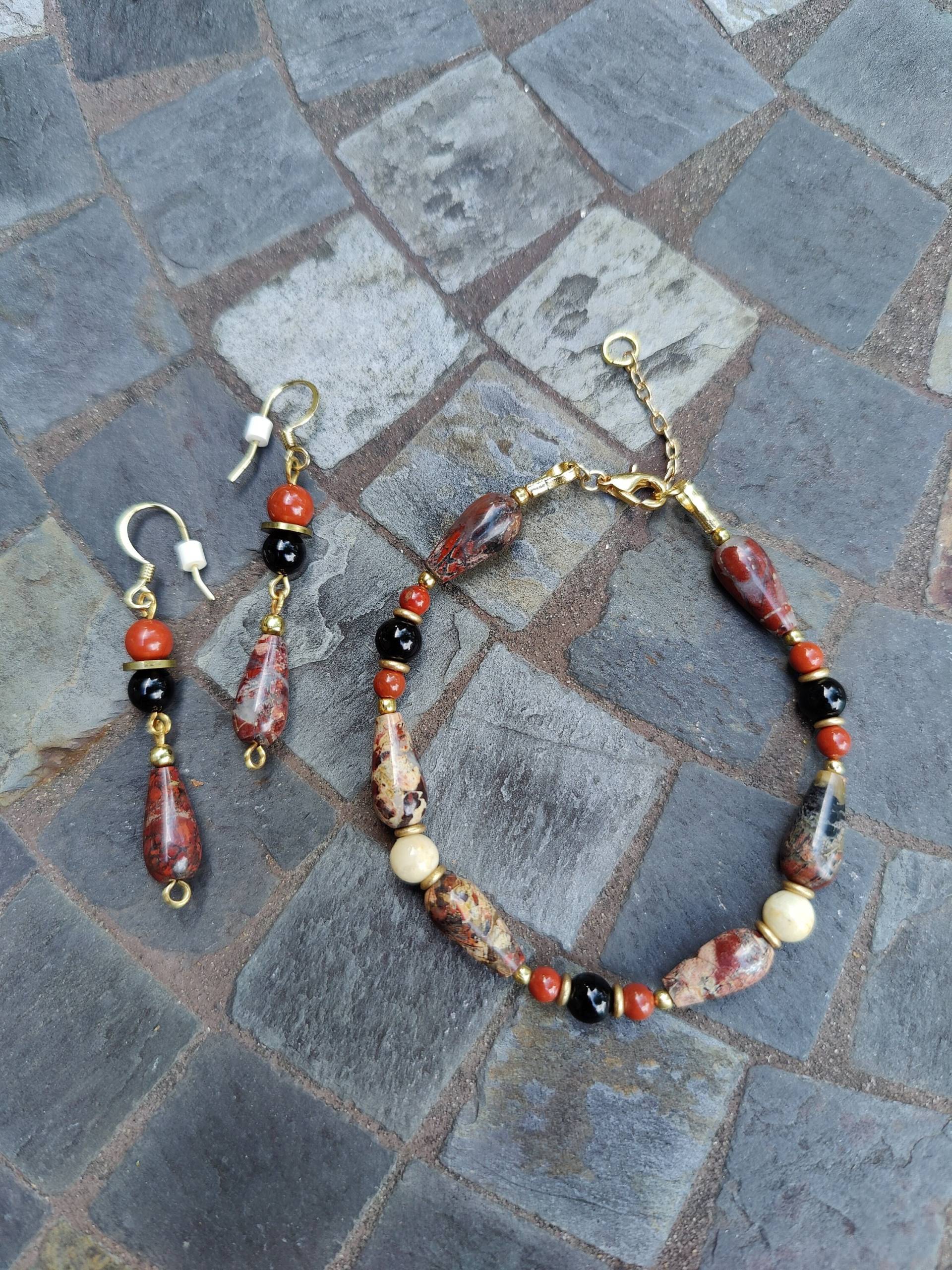 Jaspis Perlen Armband & Ohrringe Set Jaspis Perlen Armband & Ohrringe Set von BeadwiredDesigns