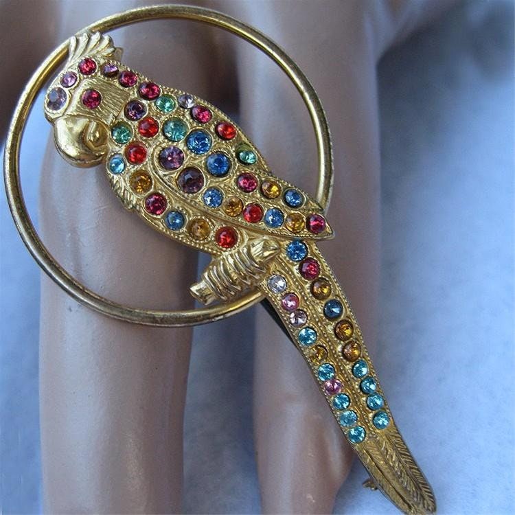 Vintage Sterling Silber Vermeil Kakadu Papagei in Ring Pin von BeakChicJewelry