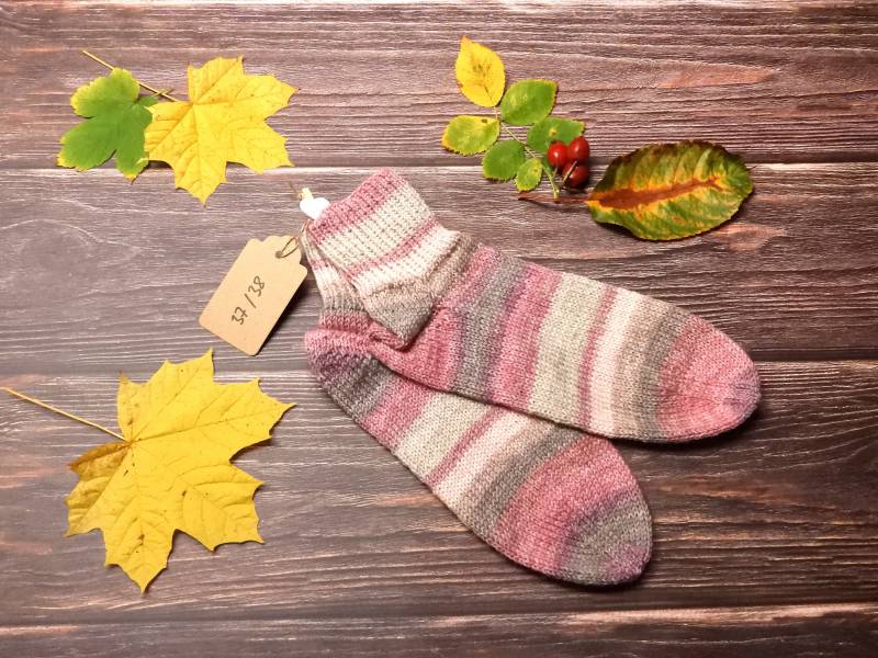 Socken Gr. 37/38 Handgestrickt - Spendenaktion Socken Gr. 37/38 Handgestrickt - Spendenaktion von BearBelsSockenShop