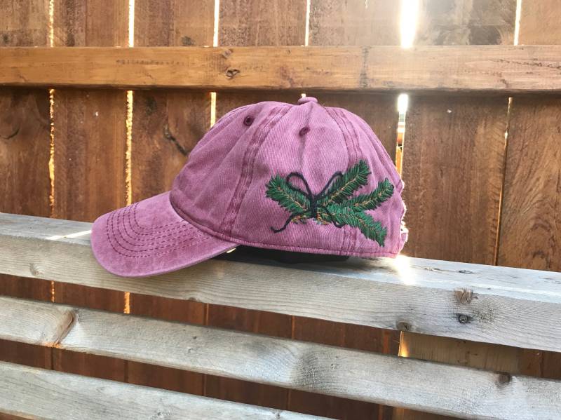Gestickte Blume Ball Cap/Gestickte Hut/Hand Bestickt Festival Hut/Gewohnheit Wildblumen Gestickte Blume Ball Cap/Gestickte Hut/Hand Bestickt Festival Hut/Gewohnheit Wildblumen von BearandtheBeanGoods