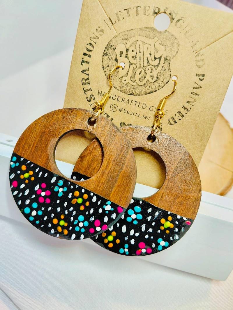Handbemalte Holzohrringe Ohrstecker Mit Acryl von Beartsleo