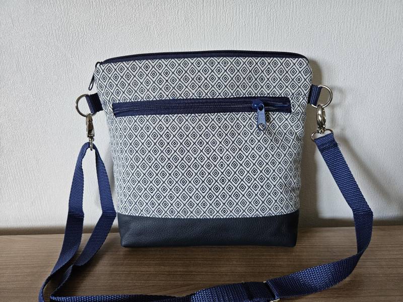 Kleine Umhängetasche Schultertasche Handtasche Außenfach Innenfächer Rauten Muster Kinder Handgefertigt Neu von BeatesKreativShop