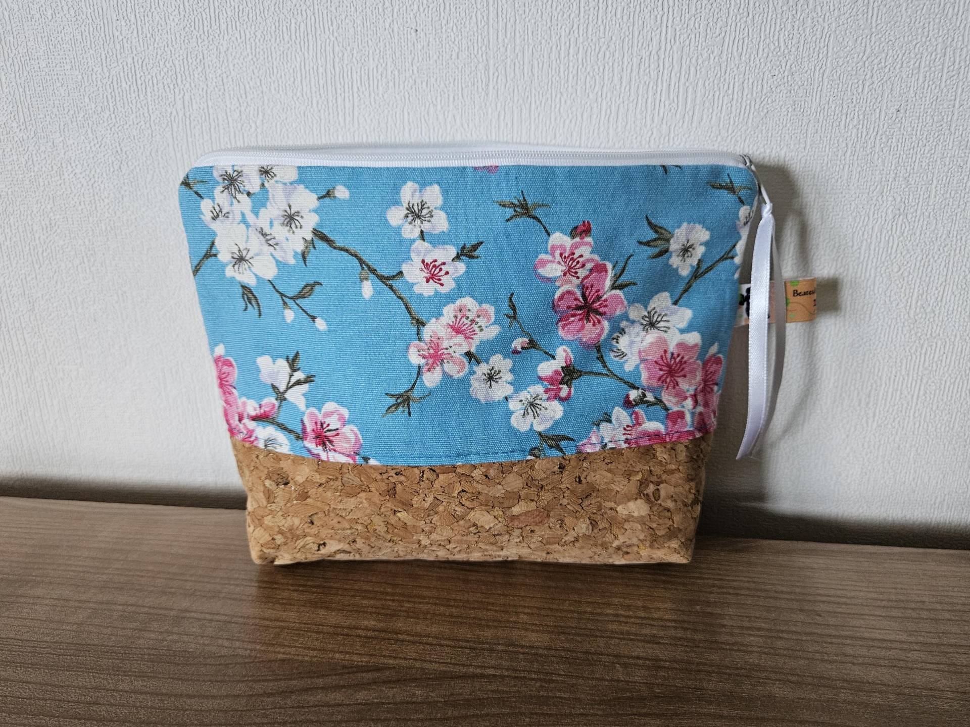Kleiner Kulturbeutel Kulturtasche Kosmetiktasche Innenfächer Kirschblüten Blau Canvas Stoff Korkstoff Handgefertigt Neu von BeatesKreativShop