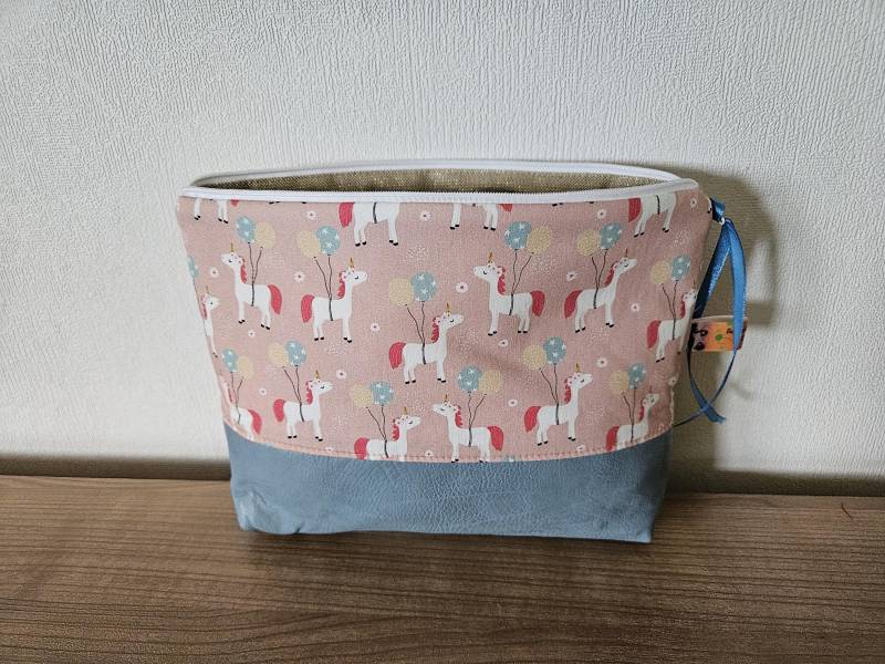 Kulturtasche Kulturbeutel Kosmetiktasche Innenfächer Einhorn Kinder Baumwollstoff Kunstleder Handgefertigt Neu von BeatesKreativShop