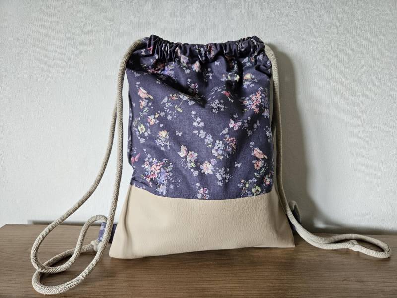 Rucksack Turnbeutel Sportbeutel Sporttasche Reißverschlussfach Abgefüttert Blumen Kunstleder Handgefertigt Neu von BeatesKreativShop