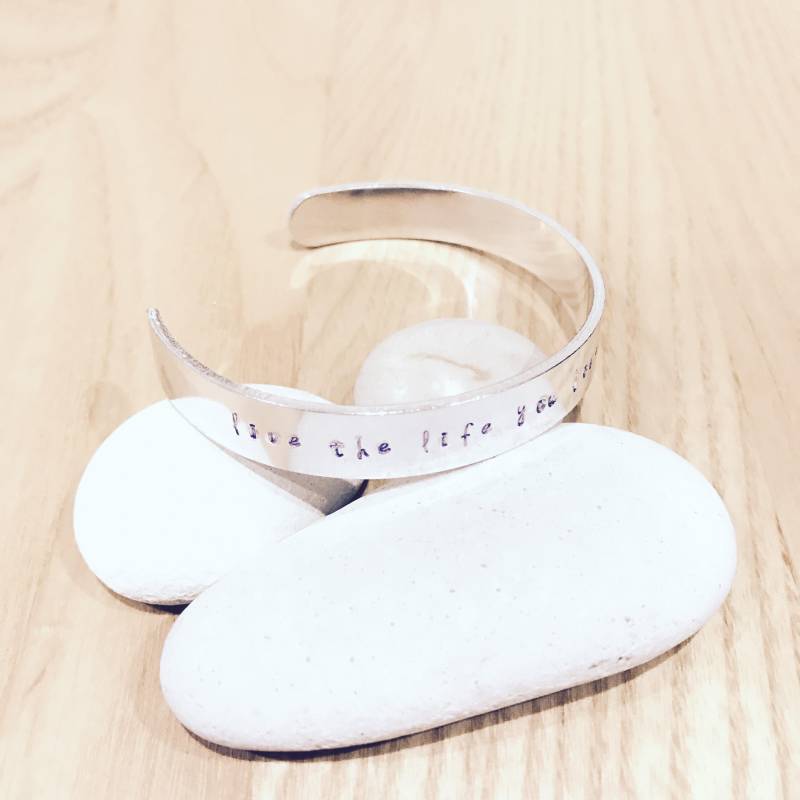 Aluminium Manschettenarmband von BeatificJewellery